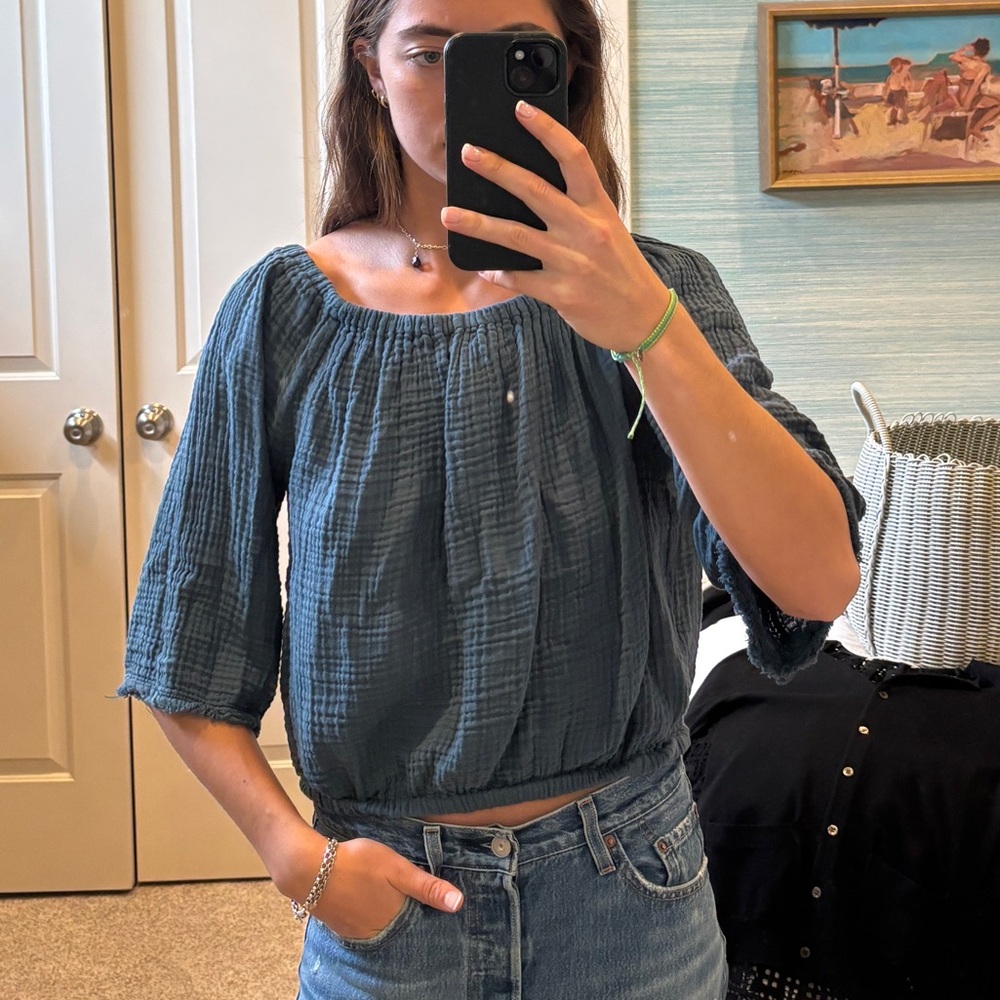 Michael Stars Los Angeles blue off the shoulder blouse size Medium